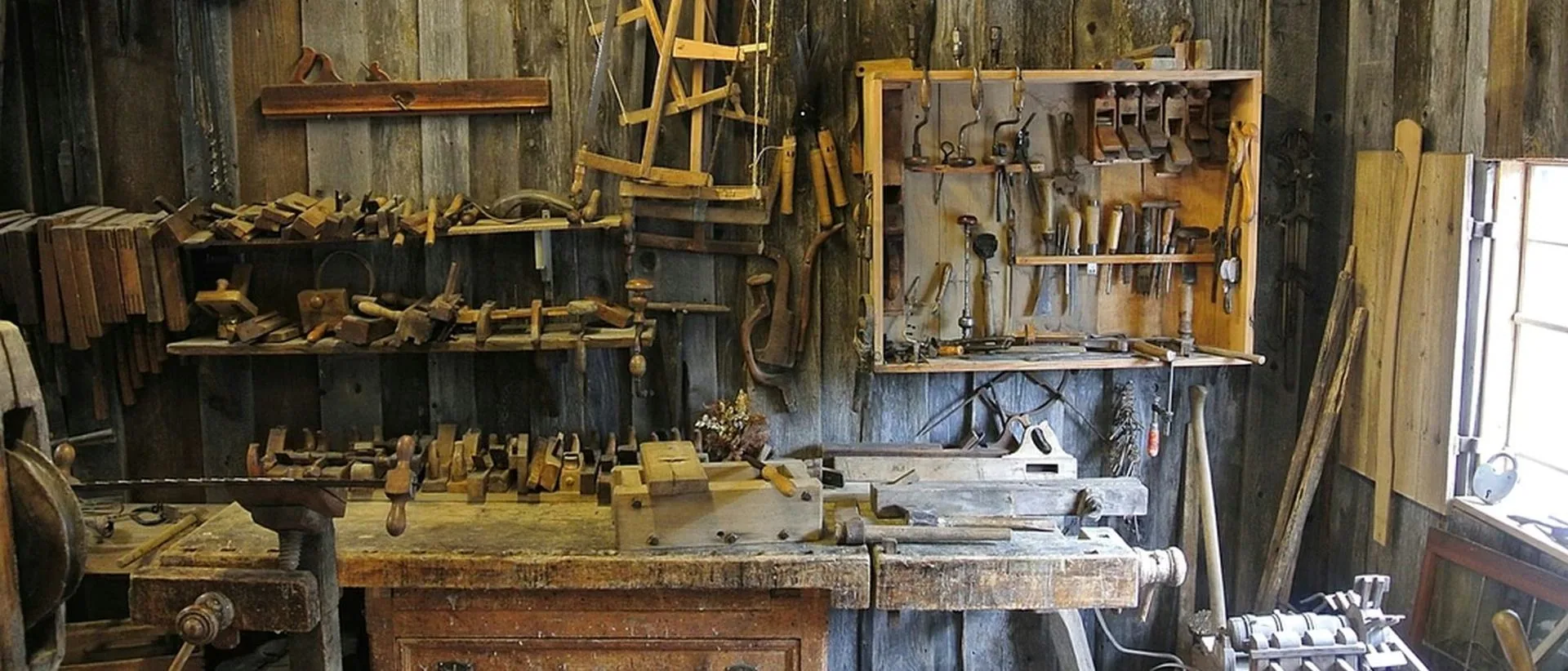A traditional woodworking workshop, from the Woodwork UK site